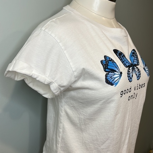 Women’s Cropped Good Vibes Only Blue Butterfly Short Sleeve Top - Picture 3 of 6